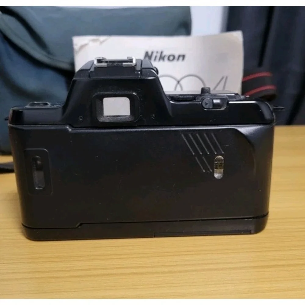 Nikon AF N4004 35mm SLR Film Camera Body Parts Untested As is‎
